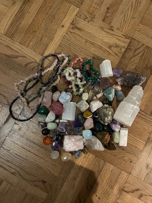 Smykker og sten, Stor krystal samling, Jeg har fundet en masse krystal halskæder, armbånd, rå sten, 