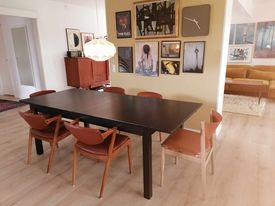 Spisebord, træ, Ikea, Godt spisebord med to tillægsplader der ligger under bordet. Bordet kan dermed