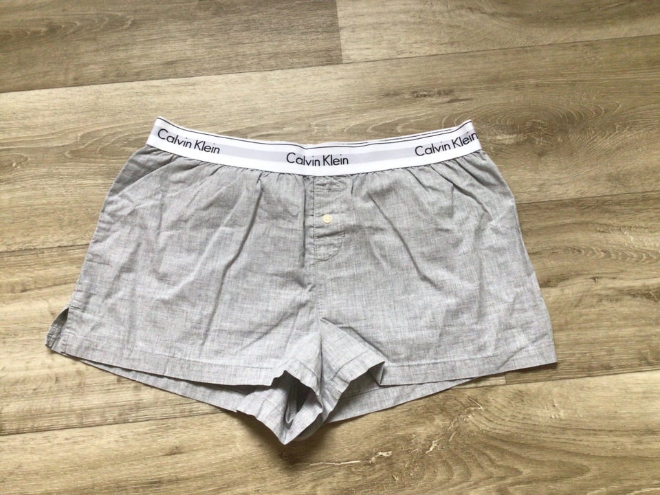 Shorts, Calvin Klein , str. 38