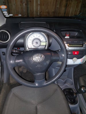 Toyota Aygo, 1,0, Benzin, 2008, km 145100, sølvmetal, ABS, airbag, 5-dørs, servostyring, Dejlig og v