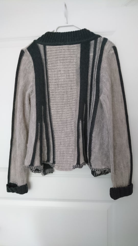 Cardigan, E-Avantgarde, str. 38