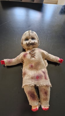 Dukker, Hjemmelavet horror halloween voodoo dukke 500 kr. Se flere dukker og ting til halloween på i