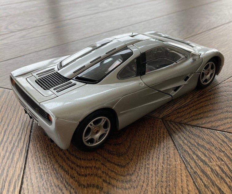 Modelbil, Maisto McLaren F1 (1992), skala 1/18