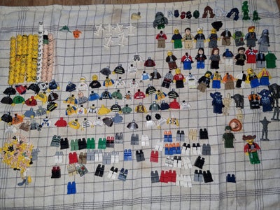 Lego blandet, En masse blandet lego. Tror der er lidt Kingdoms, Indiana jones, Harry potter, Star Wa