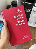 Dansk engelsk ordbog, Gyldendals røde ordbøger, år 2002