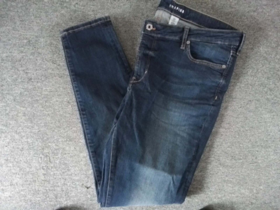 Jeans, H & M SHAPING, str. 52