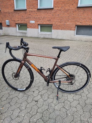 Dameracer, BMC Roadmachine 03, 54 cm stel, 11 gear, Lynhurtig all-road/gravel bike, købt i 2018 og b