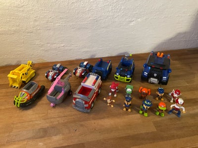 Assorterede biler, Paw patrol, 9 biler og 10 figurer