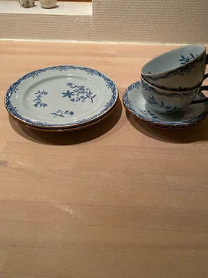 Porcelæn, Kopper og kagetaller, Ostindia fra rørstrand, 2 par kaffekopper og to kagetall.
Prisen er 