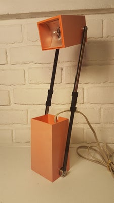 Skrivebordslampe, Lampetit, Klassikere Lampetit fra Lous Poulsen fra 1966 med indbygget transformer 