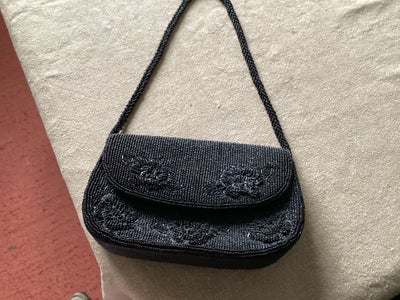 Clutch, andet mærke, andet materiale,  Meget flot hel UNIK selskabs taske i sorte små perler og silk