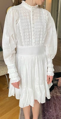 Konfirmationskjole, By Ti Mo, str. XS, Super smuk hvid kjole med broderie anglaise og mange fine det