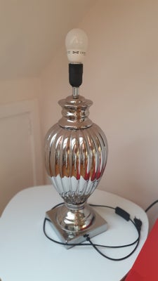 Lampe, Smuk lampe 
Højde ca 60 cm uden pære