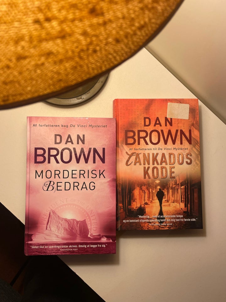 Moderisk bedrag og Tankados kode, Dan Brown, genre: krimi og