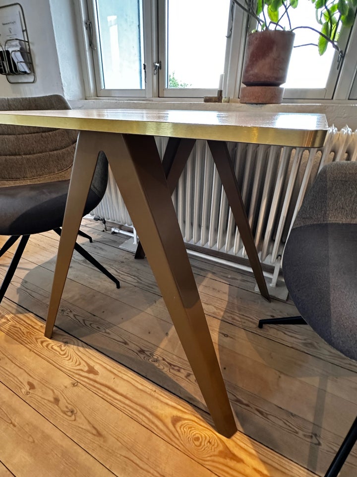Bord og 2 stole