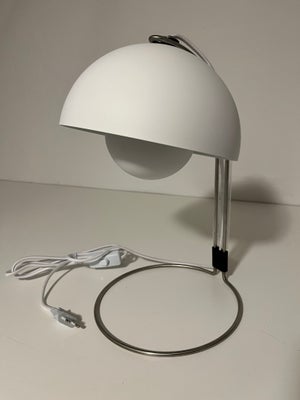 Arkitektlampe, Verner Panton, Verner Panton-bordlampe

Flowerpot VP4 bordlampe i mathvid

Helt ny/sl