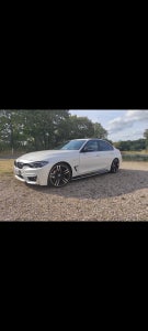 Perlermor hvid BMW 320D F30 LCI model 2017 190hk 