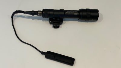 Militær, SureFire, Sure Fire Scout Light M600U
Med rail mount til picatinny
Lygte og pressure switch