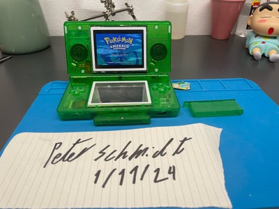 Nintendo DS Lite, Nintendo ds lite, God, En nintendo ds lite med omskiftet transparent ever green gr