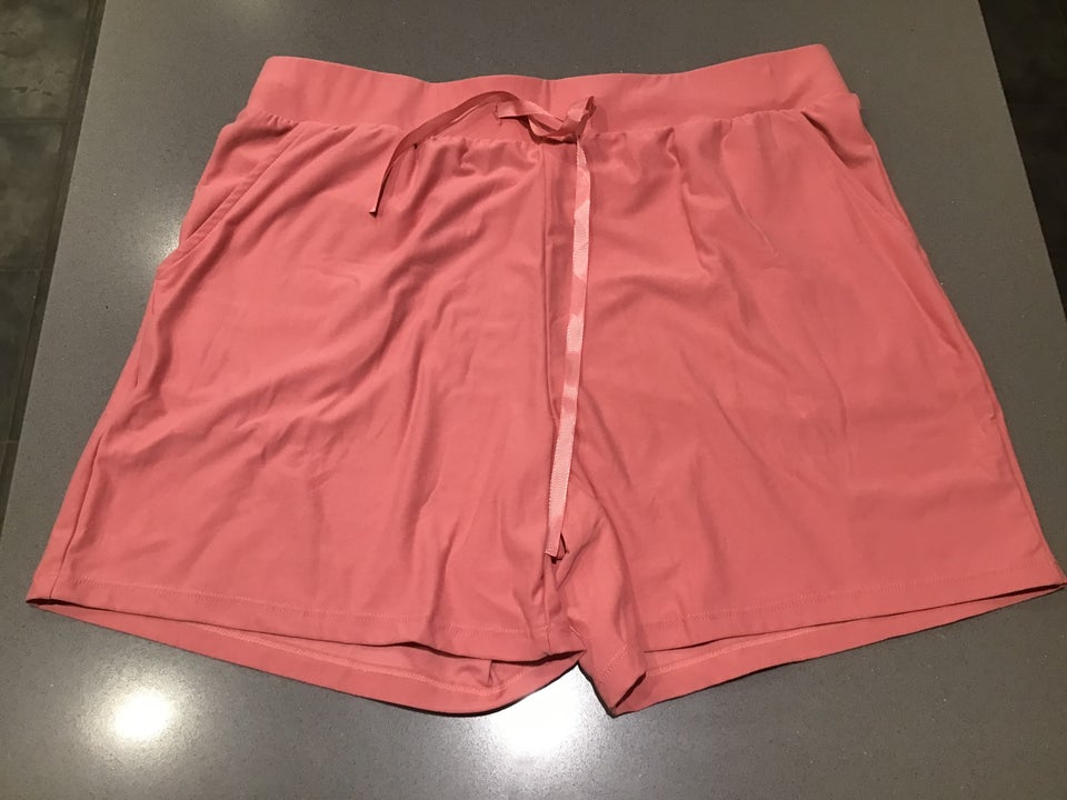 Shorts, LIBERTE ESSENTIEL, str. 30