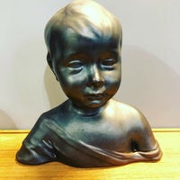 Keramik, Skulptur - boste -drenge figur - boy had , L.Hjorth