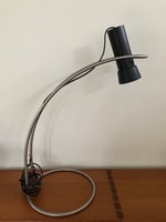 Knud Holscher, “Stringline”, bordlampe