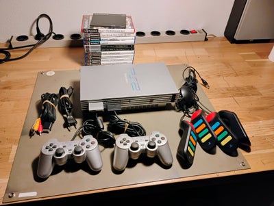 Playstation 2, Silver fat, God, Lige testet fungere perfekt med 2 orginale silver controller 1 stk s