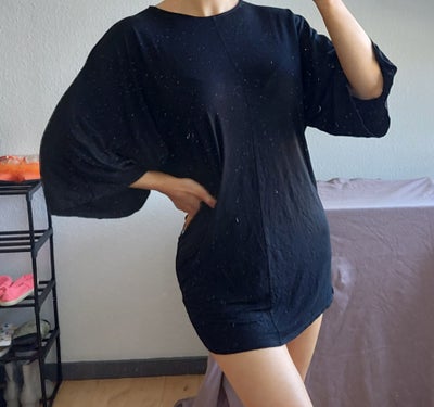 Festkjole, asos, str. S,  sort,  Næsten som ny, Sort bluse kjole fra Asos
Str 36
Den er også super f