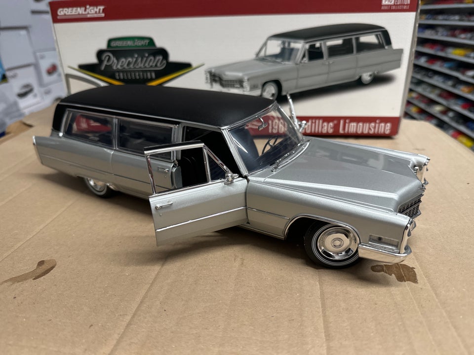 Modelbil, Cadillac Limousine Ligvogn Rustvogn 1966 1/18,