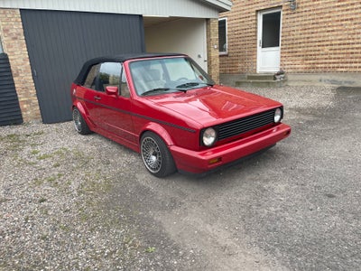 VW Golf I, 1,8 GLi Cabriolet, Benzin, 1984, rød, 2-dørs, centrallås, 15" alufælge, uden afgift servo