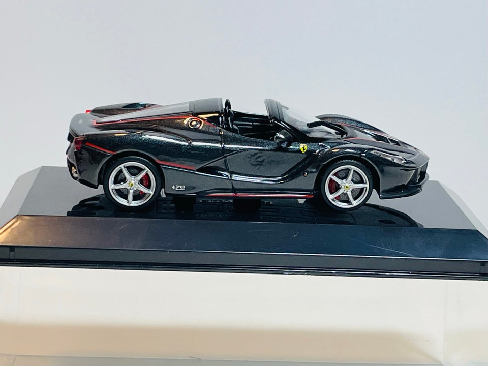 Modelbil, Ixo 2016 La Ferrari Aperta , skala 1:43