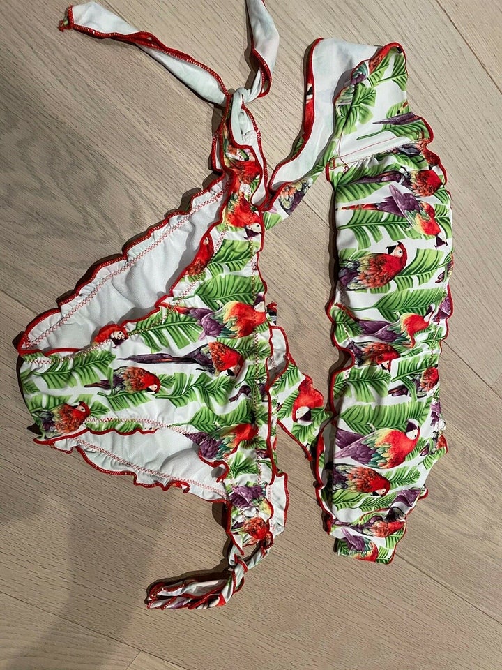 Badetøj, Bikini, Ukendt