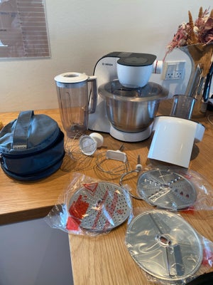 Madlavning og bagemaskine, Bosch, Køkkenmaskine, 1000 W, med konditorsæt, grøntsagssnitter, mikser o
