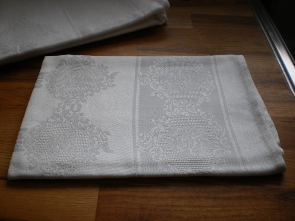 Broderi, Damask