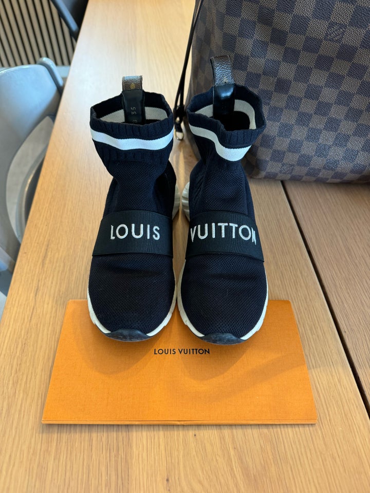 Sneakers, Louis Vuitton , str. 35