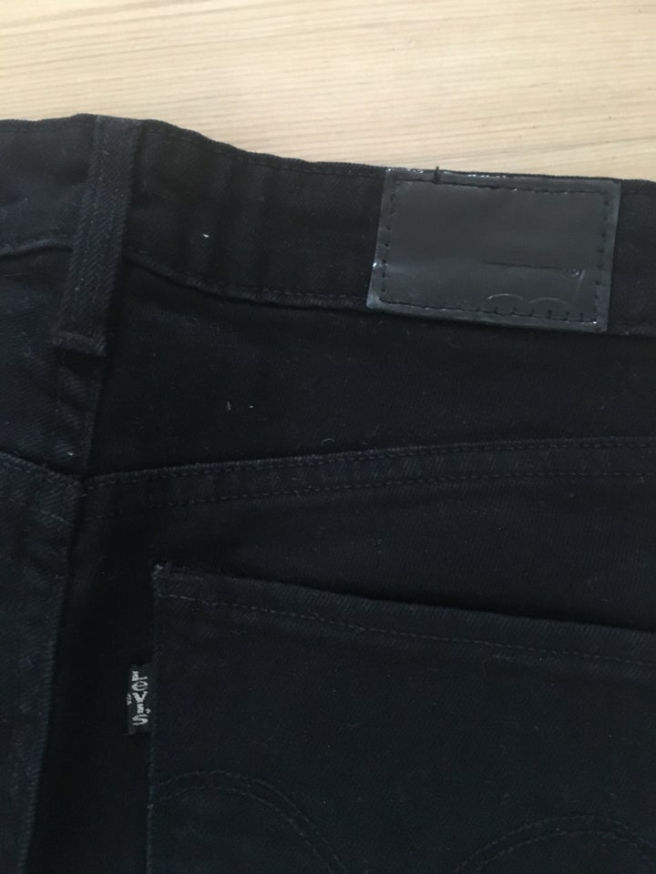 Jeans, Levis, str. 25