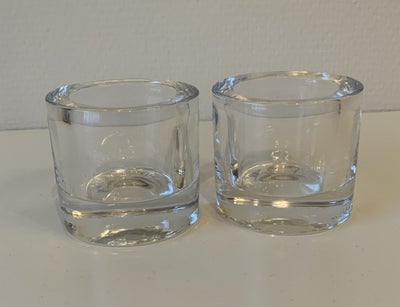 Glas, Sæt med 2 fyrfadsstager, Iittala Kivi, 2 fine Kivi fyrfadsstager i klart glas, 6 cm høje, i fi