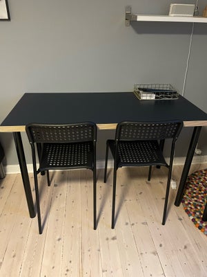 Skrivebord, Ikea, b: 120 d: 60, Bord med to stole sælges samlet 
