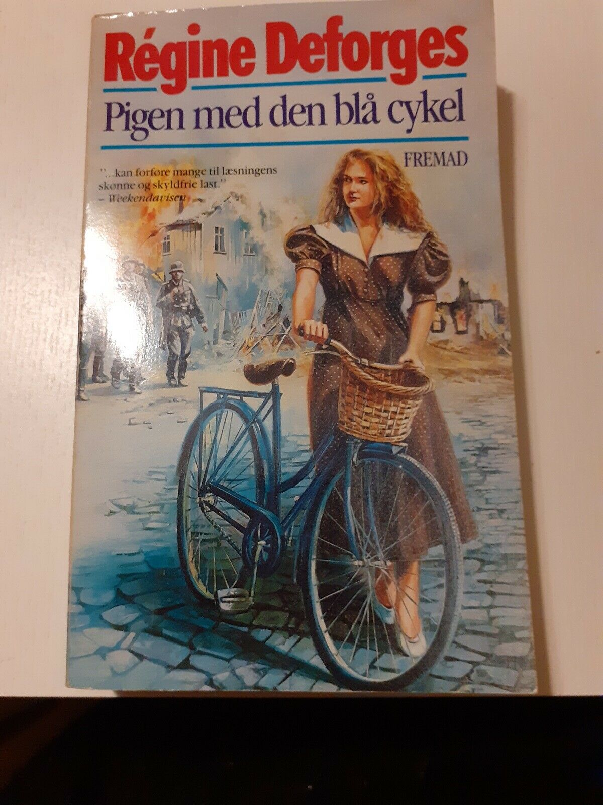 Pigen med den blå cykel, genre: roman – dba.dk – Køb og Salg Nyt og Brugt