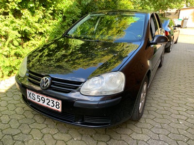 VW Golf V, 1,6 Trendline, Benzin, 2005, km 225000, sort, nysynet, klimaanlæg, aircondition, ABS, air