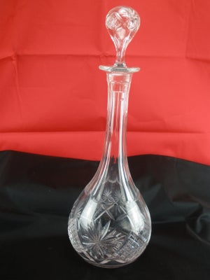 Glas, Høj Slebet Bøhmisk Karaffel 37 cm, Smuk høj karaffel i slebet bøhmisk krystal.

Karaflen måler
