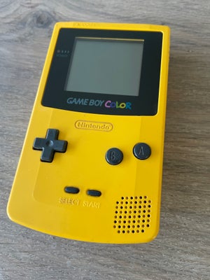 Nintendo Game Boy Color, CGB-001, Nyserviceret Game Boy Color

Konsollen er renset ud- og indvendigt