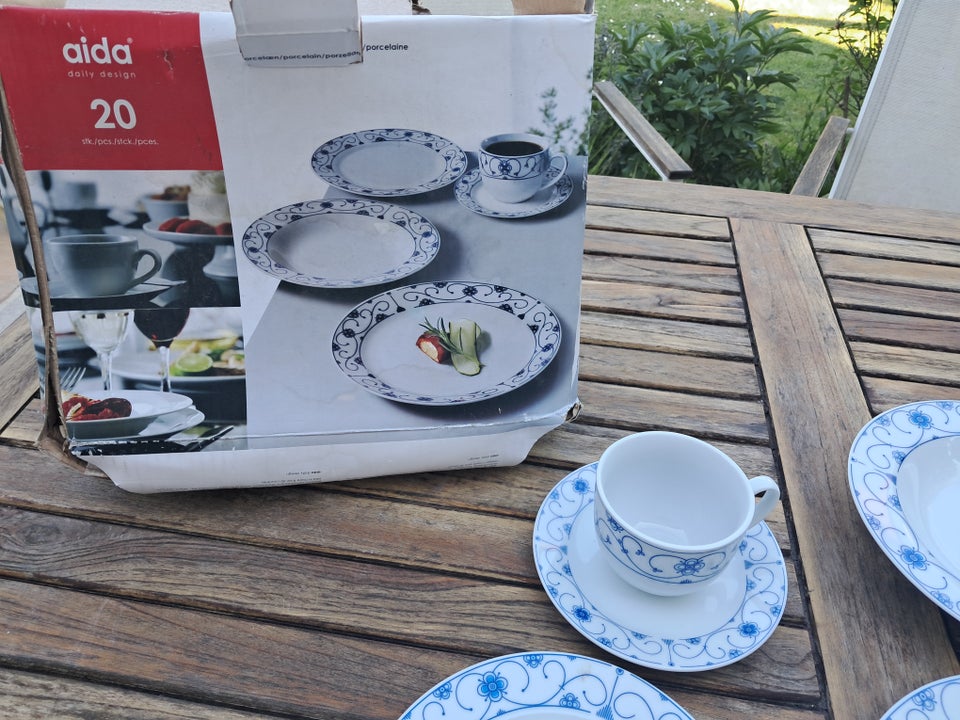 Porcelæn, Spise- og kaffestel, aida