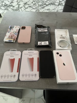 iPhone 13, 128 GB, Iphone 13 128GB i pink, med masser af cover. Og panser glas, virker perfekt, fejl