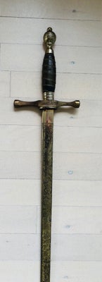 Militær, Flot skotsk sabel med inskription. Se foto. Længde 105 cm. Sælger har selvfølgelig våbentil