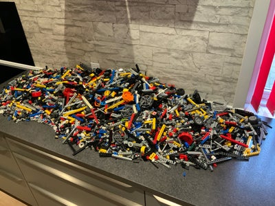 Lego Technic, Diverse, 12.800 gram lego technic
Alle fremmedlegemer er sorteret fra, så alt er origi