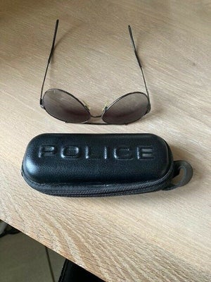 Litterær kunst 鍔 Mindful Police Solbriller | DBA - billige og brugte solbriller
