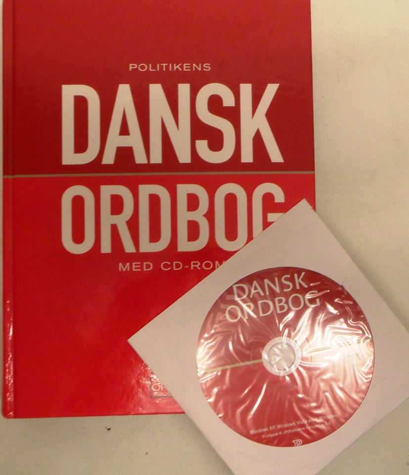 Forskellige ordbøger, bl.a. Politikens og Gyldendals