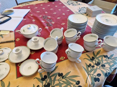 Porcelæn, Kaffestel med fade, Royal Copenhagen, Grøn Melodi kaffestel.
12 over- og underkopper, 14 k