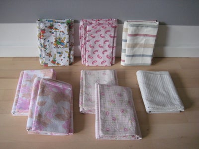 Sengetøj, Baby sengetøj, 8 sæt baby sengetøj i forskellige mønstre og farver. 

Er syet af restestof